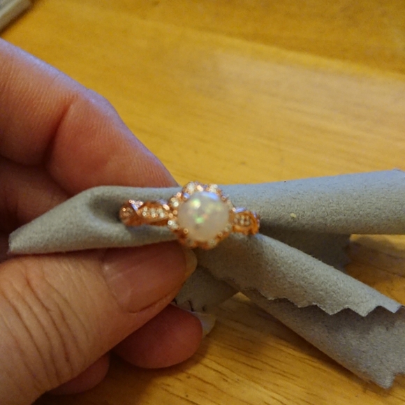 2/$25🌸 White Fire Opal in Rose Gold Fashion & Costume Jewelry Only.. - Picture 8 of 8